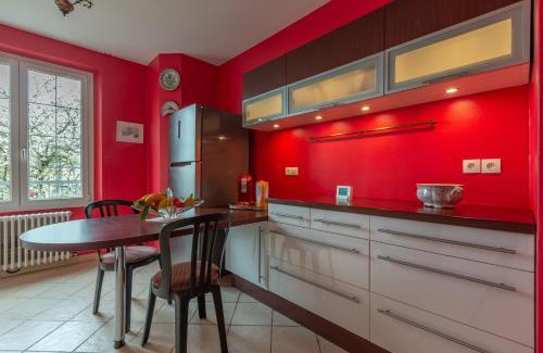 La Ville-aux-Clercs Apartamento | Chez Maryse et Guy - Bel Appt pour 4 avec jardin