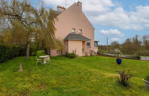 La Ville-aux-Clercs Apartamento | Chez Maryse & Guy - Bel Appt pour 4 avec jardin