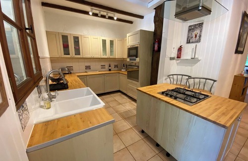 Juignac Casa | Chez Maurit - 3 Bed Main House, Pool and Tennis Court