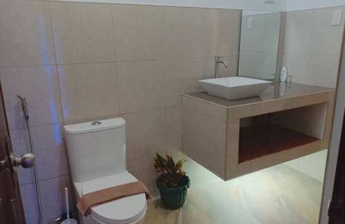 Valencia Casa | Chez Melanie U1 -Dumaguete Getaway with private plunge pool & Starlink Internet.