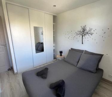 Saint-Chamas Apartamento | Chez Nico - 100 m plages - clim - jardin - parking - Quartier calme