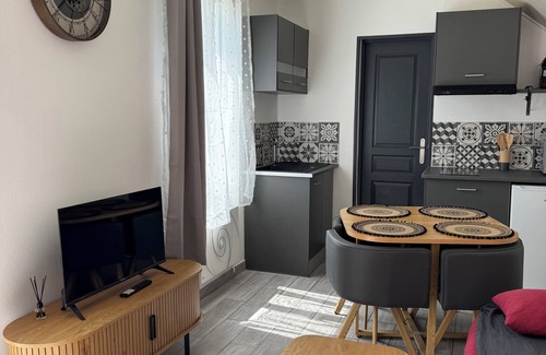 Luc-sur-Mer Apartamento | Chez Sylviane apt Rez-de-Chaussée 200 m from the sea