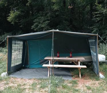 Pierrefonds Cabina | Chez Tombivouac