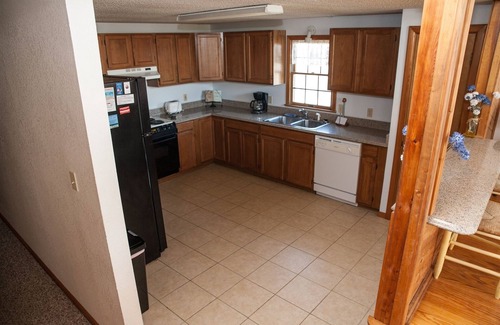 Avon Casa | Chez-toni 3 Bedroom Cottage by RedAwning