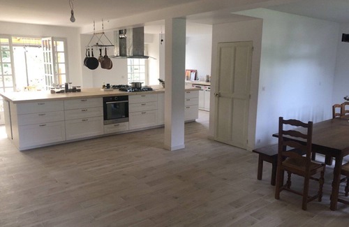 Druyes-les-Belles-Fontaines Otro | Chic farmhouse in the Burgundy Countryside