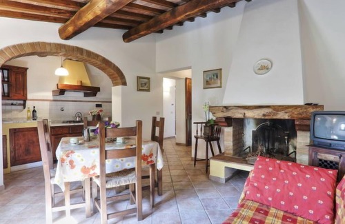 Barberino Tavarnelle Apartamento | Chiantishire retreat by Interhome