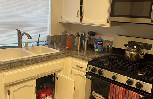 George Bush Park/Eldridge Apartamento | Chic 1-BDRM Apt. with fitness RM and AC in vibrant Area-Pool community- Parking.