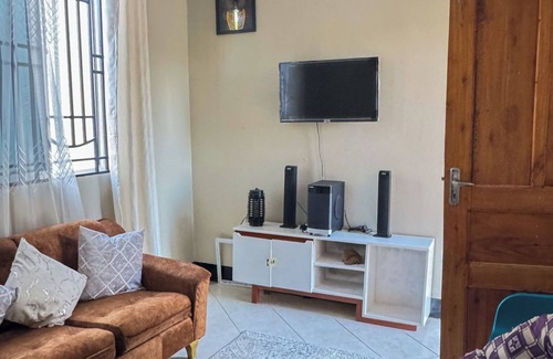 Dar es Salaam Apartamento | Chic 1-bedroom apartment in amazing Dar es Salaam with WiFi, fitness room