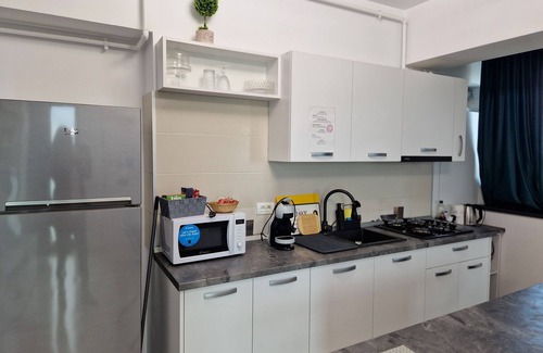 Sector 6 Apartamento | Chic 1-bedroom apartment with fitness room, AC in charming București