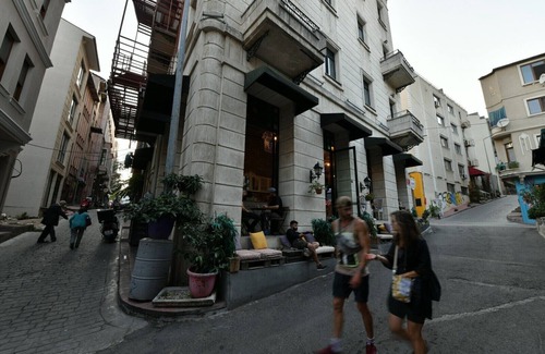 Galata Apartamento | Chic 1-bedroom apartment with WiFi, AC in amazing Istanbul