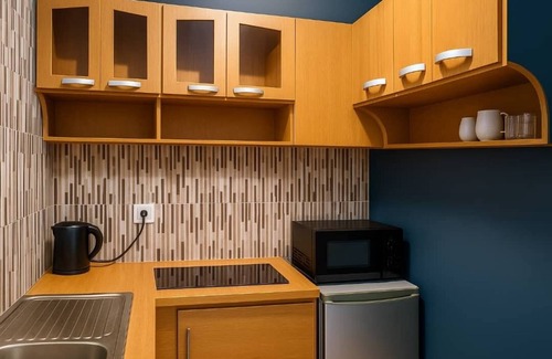 Kasoa Apartamento | Chic 1-bedroom apartment with fitness room and AC in Kasoa
