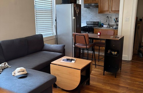 Queens Apartamento | Chic 1-bedroom corporate apartment in cool Long Island City with AC