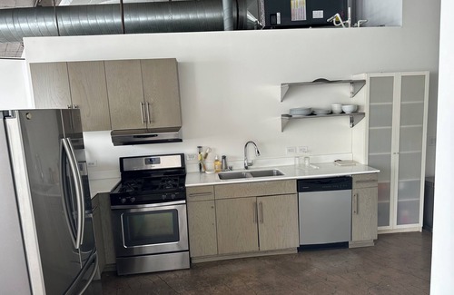 Arts District Apartamento | Chic 1-bedroom with high ceiling, open plan,in beautiful arts district