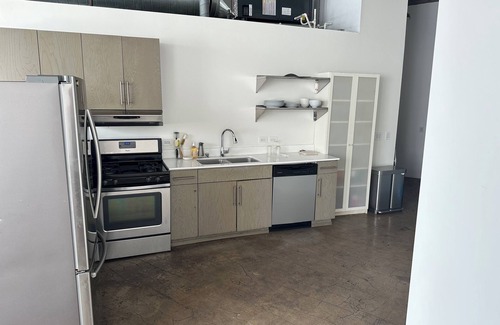 Arts District Apartamento | Chic 1-bedroom with high ceiling, open plan,in beautiful arts district