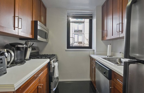 Midtown West Apartamento | Chic 1-bedroom with WiFi & AC in vibrant New York