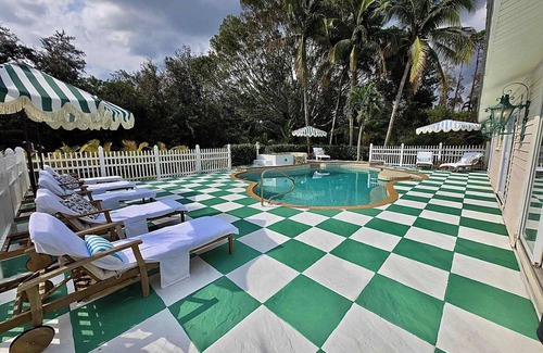 Biggar Apartamento | Chic 1 BR private poolside suite sleeps 4