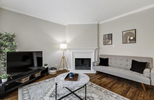 Plano Apartamento | Chic 1BD Retreat With Pool & Gym, Heart of Medical City Plano