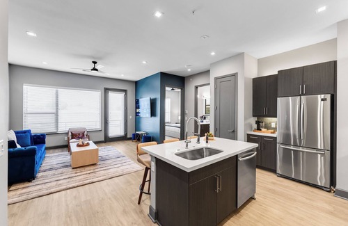 Downtown Fort Worth Apartamento | Chic 1BR Apartment w/Rooftop Lounge & Gym - Near Downtown Fort Worth
