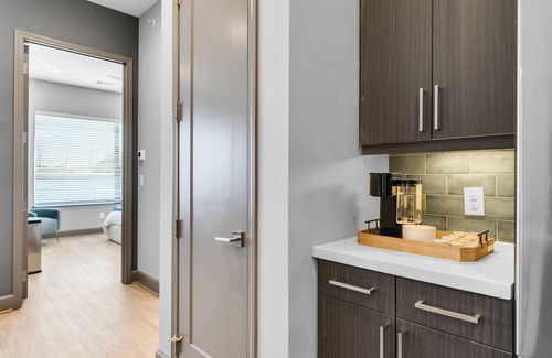 Downtown Fort Worth Apartamento | Chic 1BR Apartment w/Rooftop Lounge & Gym - Near Downtown Fort Worth