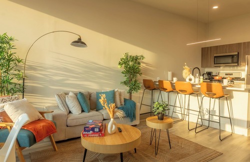 East Orange Apartamento | Chic 1BR Apt w/ WiFi + Parking, AC in lovely East Orange
