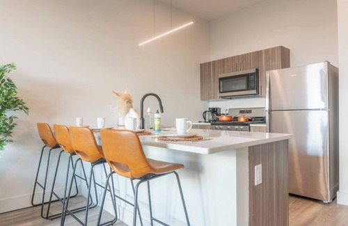 East Orange Apartamento | Chic 1BR Apt w/ WiFi + Parking, AC in lovely East Orange