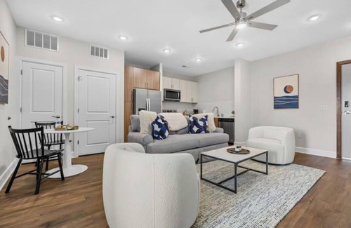 The Gulch Apartamento | Chic 1BR Steps from The Gulch & Broadway