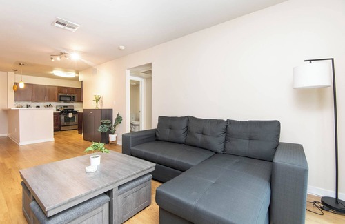 City West Apartamento | Chic 2-Bed Apt in Fabulous Los Angeles with Balcony, Fitness Room and WiFi