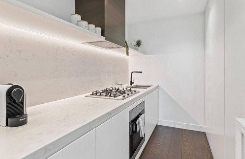 South Yarra Apartamento | Chic 2-Bed with Free Parking in South Yarra