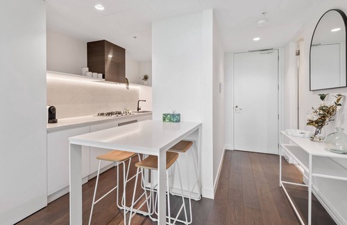 South Yarra Apartamento | Chic 2-Bed with Free Parking in South Yarra