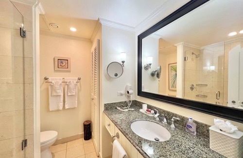 Porters Complejo | Chic 2 bedroom 2 bathroom groundfloor beachfront unit, pool tennis WiFi GB110