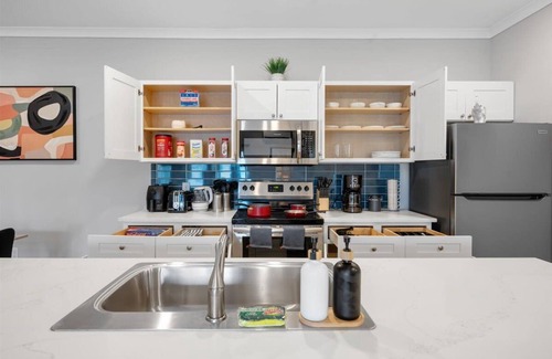 Port Wentworth Apartamento | Chic 2-bedroom apartment with AC, fitness room, pool - D