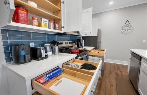 Port Wentworth Apartamento | Chic 2-bedroom apartment with AC, fitness room, pool - D