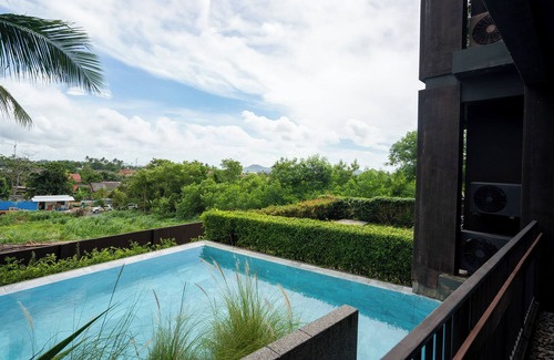 Rawai Apartamento | Chic 2-bedroom apartment in marvelous Tambon Rawai with WiFi, fitness room