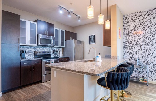 Southeast Orlando Apartamento | Chic 2-bedroom apartment in amazing Orlando with WiFi, AC, fitness room and pool