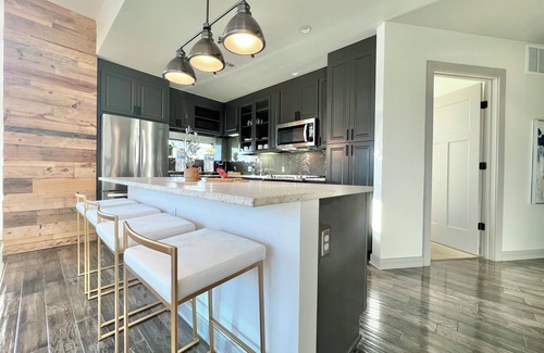Uptown Apartamento | Chic 2-bedroom apartment with AC, fitness room in brilliant Victory Park Dallas