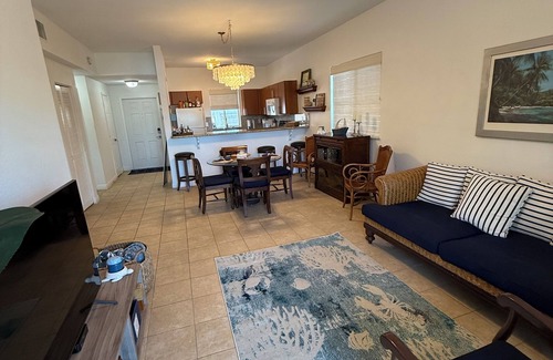 Alice Town Condominio | Chic 2-bedroom condo in brilliant Bimini Bay, steps from the Beach, WiFi, AC