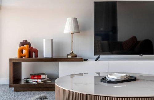 Phillip Apartamento | Chic 2 Bedroom Escape with Premium Amenities