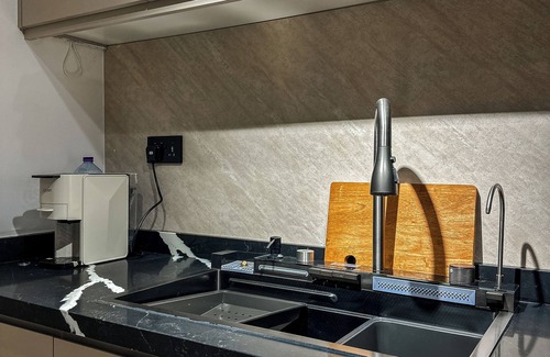 Dubai Marina Apartamento | Chic 2BR Beachfront Residence at Amwaj 4- 2201