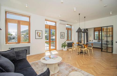 Vera Apartamento | Chic 2BR Center Apt with View - By Wehost