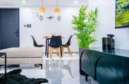 Kilimani Apartamento | Chic 2BR City Apartment