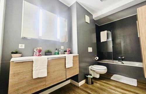 Gare Apartamento | Chic 2BR easy access to the train station-2b
