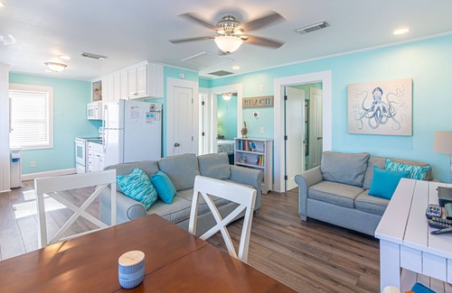 Gulf Shores Cabaña | Chic 2BR Getaway with Pool & Balcony Just Steps from the Sand