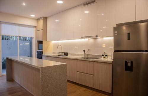 Armendariz Apartamento | Chic 2BR Indoor Terrace in Miraflores