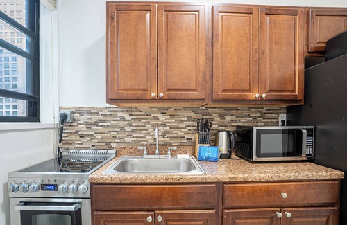 Upper East Side Apartamento | Chic 2BR Upper East Side Retreat - Near Central Park & Museums