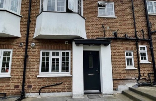 Northwood Apartamento | Chic 3-bedroom with luxury decor and WiFi in delightful Northwood