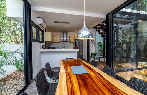 Ek Balam Village Casa | CHIC 3-Levels at MUN - Rooftop Deck - Pool