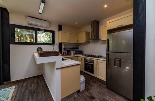 Ek Balam Village Casa | CHIC 3-Levels at MUN - Rooftop Deck - Pool