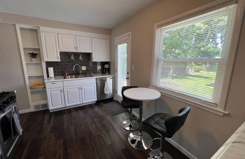 Redford Casa | Chic 3BR Casa in Livonia