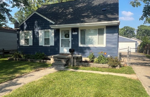 Redford Casa | Chic 3BR Casa in Livonia