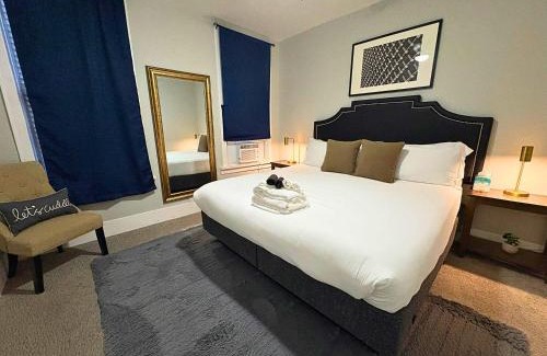 Sheffield and DePaul Apartamento | Chic 3BR Hideout in Lincoln Park - Lincoln 3
